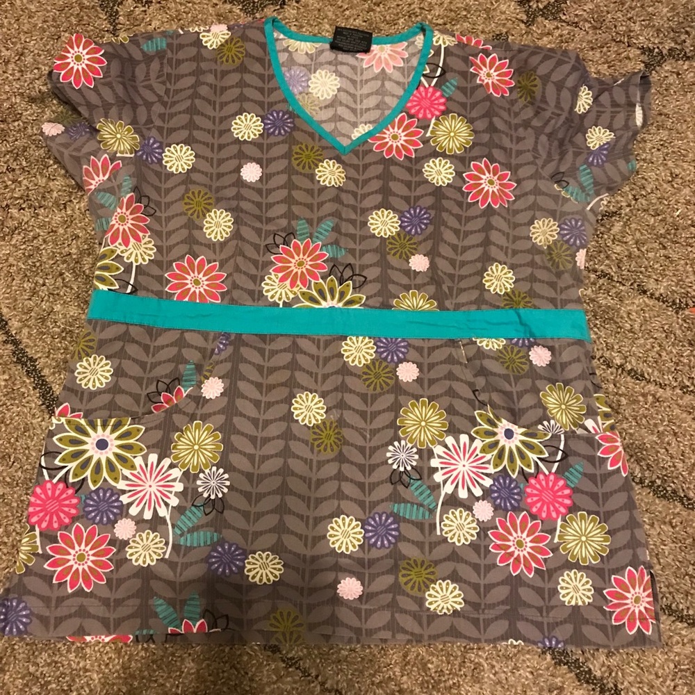 Scrub top